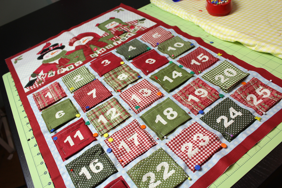 Christmas Advent Calendar Tutorial & Fabric Giveaway Crafty Gemini