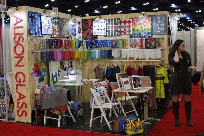 alison glass booth at fall 2015 quilt markert