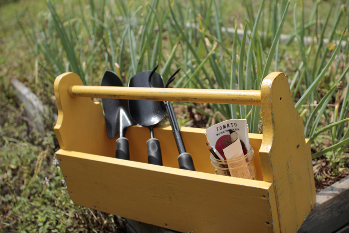 Garden Tool Caddy- DIY woodworking project - Crafty Gemini