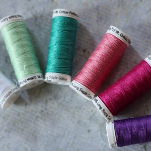 Glide Thread- 40wt Poly for Free Motion Quilting - Crafty Gemini