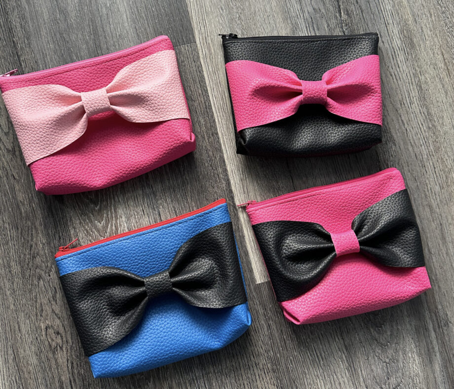 bow zipper pouch by crafty gemini